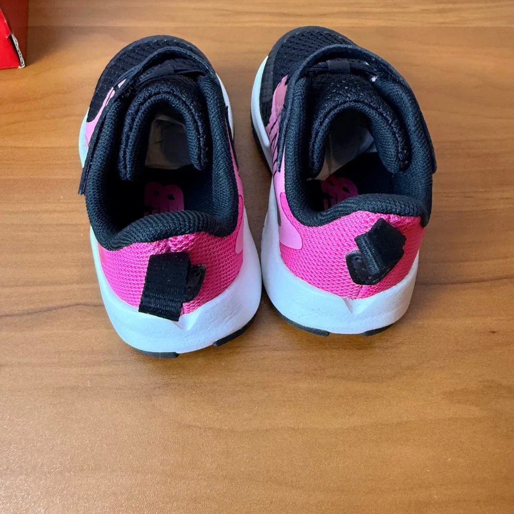New Balance Rave Run v2 Bungee Lace Pink Black Kids Sneakers ITRAVAS2 Size‎ 6M